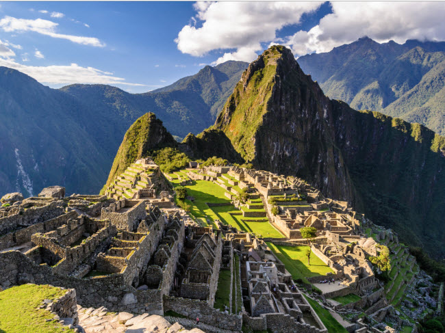 Công trình kiến trúc cổ của đế chế Inca thu hút hàng triệu lượt du khách mỗi năm. Tình trạng quá tải và lở đất tự nhiên có thể khiến các cấu trúc này bị sụp đổ bất cứ lúc nào.