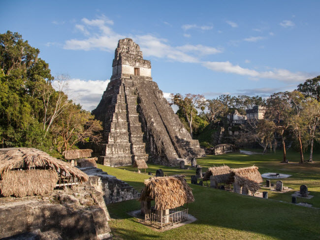 Đây là khu vực có nhiều công trình cổ của nền văn minh Maya, nhưng nạn hôi của và đốt rừng đang phá hủy nhiều giá trị lịch sử ở đây.