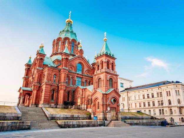 Một trong những điểm mốc nổi bật nhất của Helsinki là nhà thờ Uspenski, được hoàn thành năm 1868. Đây là nhà thờ chính thống lớn nhất ở Tây Âu.