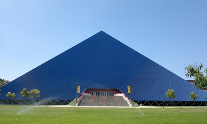 Kim tự tháp Walter California, Mỹ