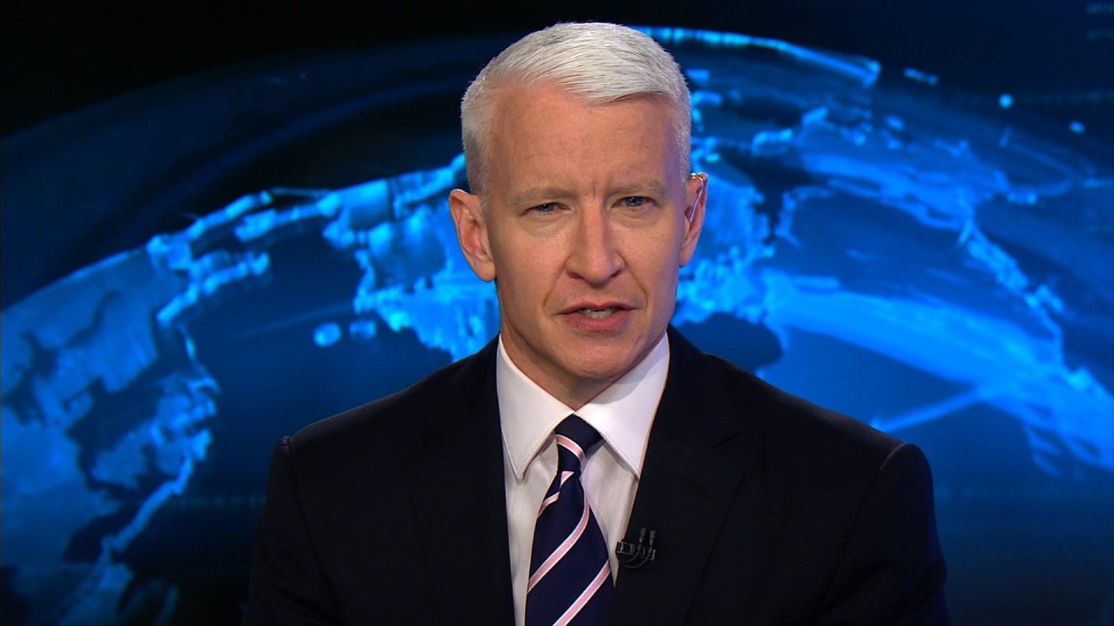 Anderson Cooper là một nhà báo người Mỹ, tác giả, và nhân vật truyền hình nổi tiếng. Tính đến năm 2010, ông là người đứng đầu trong một show tin tức truyền hình của CNN “360 ° Anderson Cooper”. Anderson Cooper Hays Vanderbilt sinh ngày 3 tháng 6 năm 1967. 