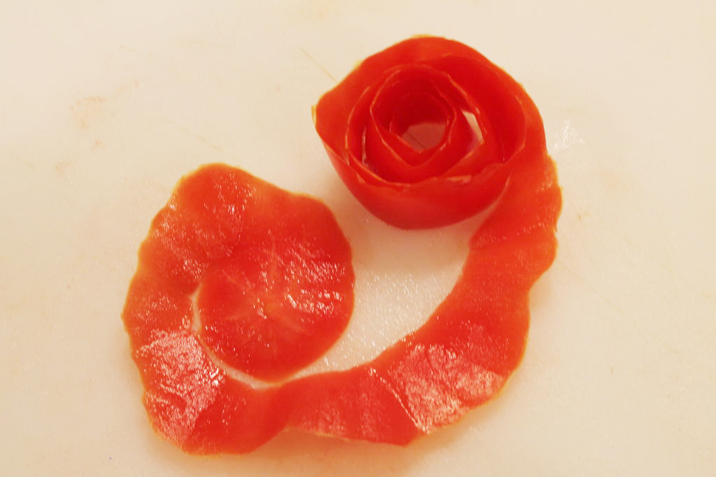 Vỏ cà chua có thể phòng chống ung thư tim mạch tốt