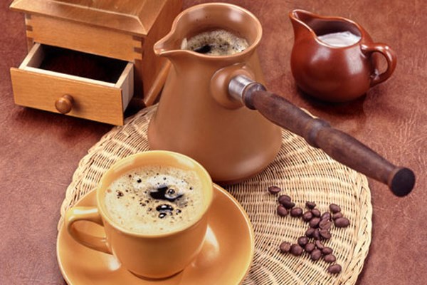 Kiểu pha cà phê bằng bình của Thổ Nhĩ Kỳ