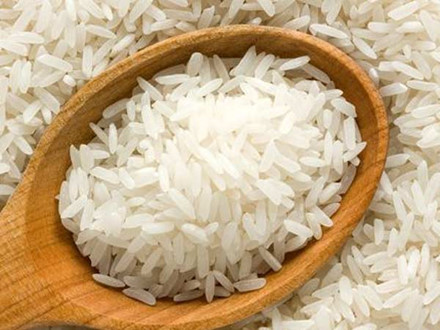 Gạo trắng phổ biến trong bữa cơm hàng ngày. Ảnh: Internet