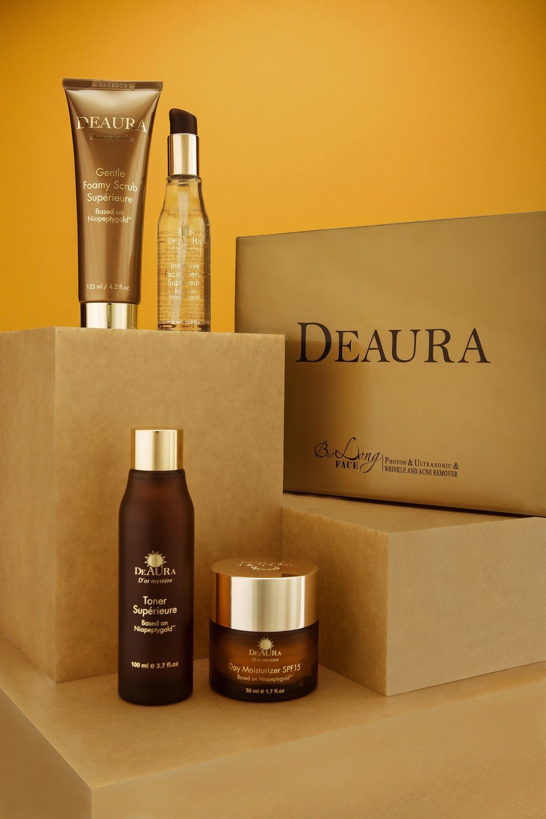 Bộ 10 mỹ phẩm DeAura nổi bật với thành phần chính là vàng 24karat giúp chống lão hóa cho làn da!