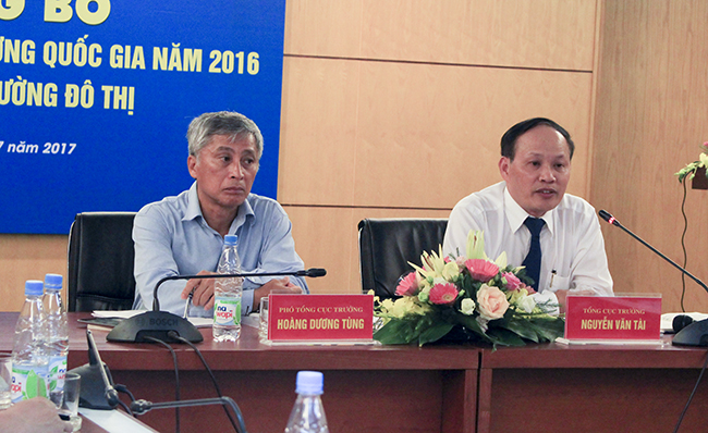 Ông Nguyễn Văn Tài và ông Hoàng Dương Tùng chủ trì cuộc thảo luận ngắn sau khi công bố báo cáo