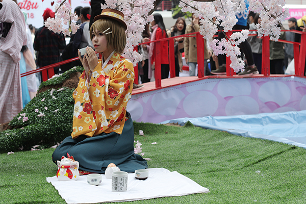 Nghệ thuật trà đạo Nhật Bản được tái hiện sống động ngay tại lễ hội.