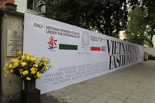 Chuỗi hoạt động kỷ niệm 45 năm thiết lập quan hệ ngoại giao Việt Nam – Italia thu hút được sự quan tâm lớn của người dân Thủ đô.