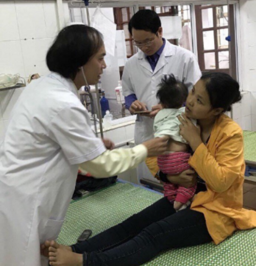 Một ca nhập viện vì lồng ruột cấp tại Khoa Nhi - Bệnh viện Bạch Mai