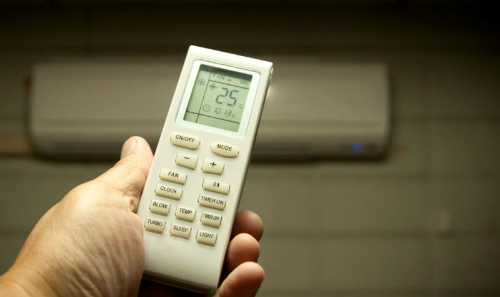 Hóa đơn tiền điện cuối tháng tăng tương ứng với mức giảm nhiệt độ phòng điều hòa.