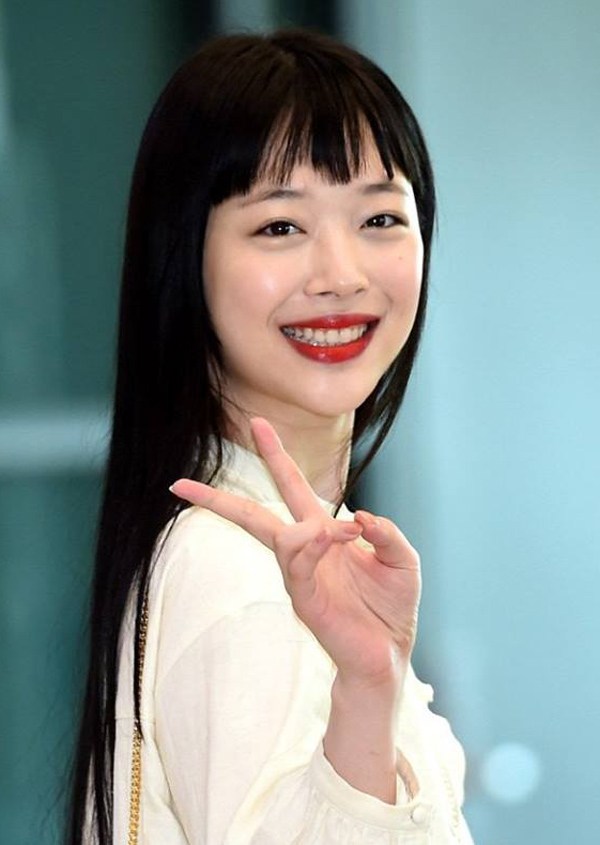 Nữ diễn viên nổi tiếng ở xứ sở kim chi - Sulli rạng rỡ với kiểu tóc mái 