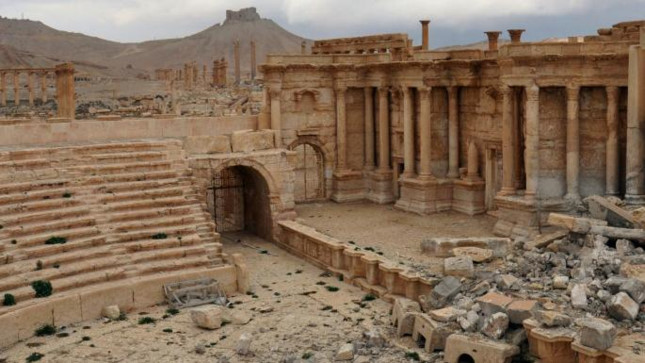 vRạp hát tại Palmyra được xây từ thời La Mã bị IS tàn phá. 
