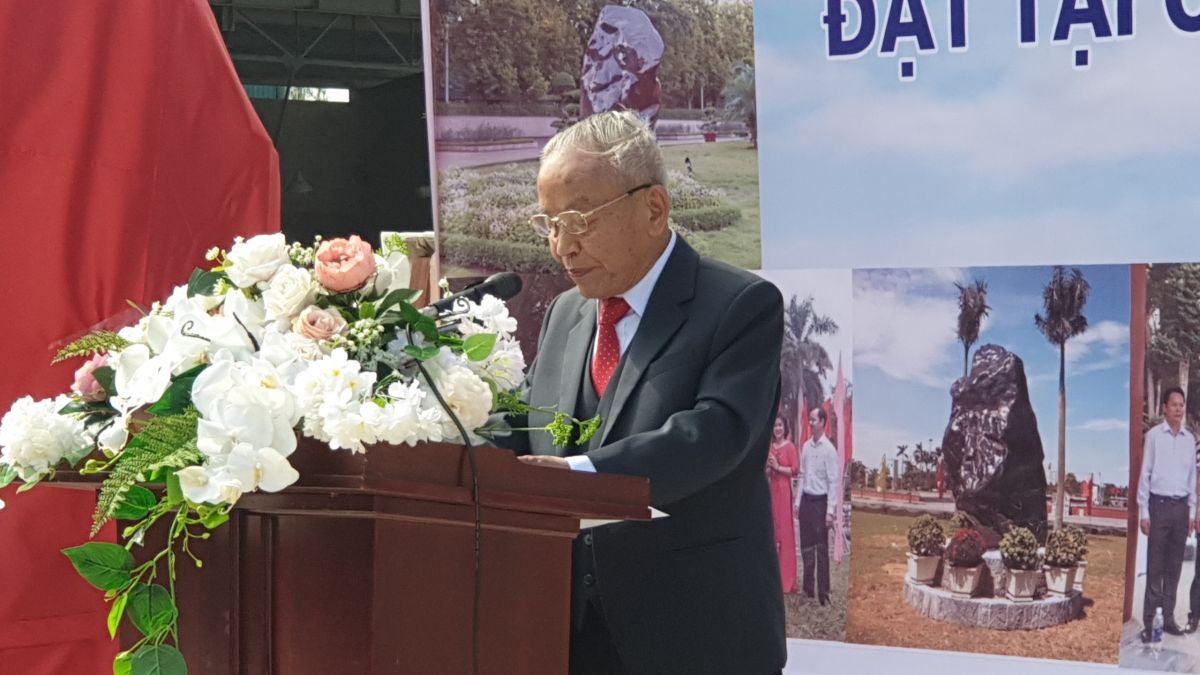 ông Nguyễn Văn Mỹ, Chủ tịch Hội Đá Cảnh – Đá Phong thủy Việt Nam phát biểu tại buổi lễ.