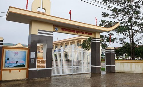  Trường THCS Duy Ninh ở xã Duy Ninh (Quảng Ninh, Quảng Bình). 