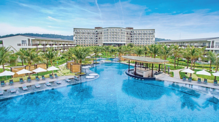 Sol Beach House Phú Quốc Resort với phong cách Địa Trung Hải đặc trưng là sự kết hợp thành công của MIKGroup và Meliã Hotels International