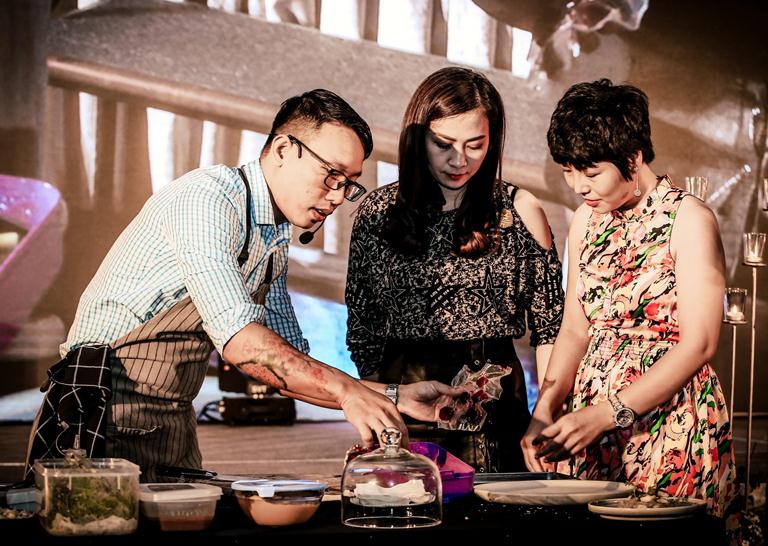 Chef Nguyễn Mạnh Hùng - khách mời sự kiện chia sẻ bí quyết chế biến những món ăn dinh dưỡng và tốt cho vóc dáng.