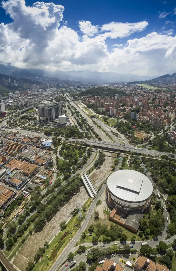 Dự án tương lai của năm là Công viên sông Medellin/Quy hoạch tổng thể của Vườn thực vật, tại Medellin, Colombia, do Sebastian Monsalve và Juan David Hoyos thực hiện.
