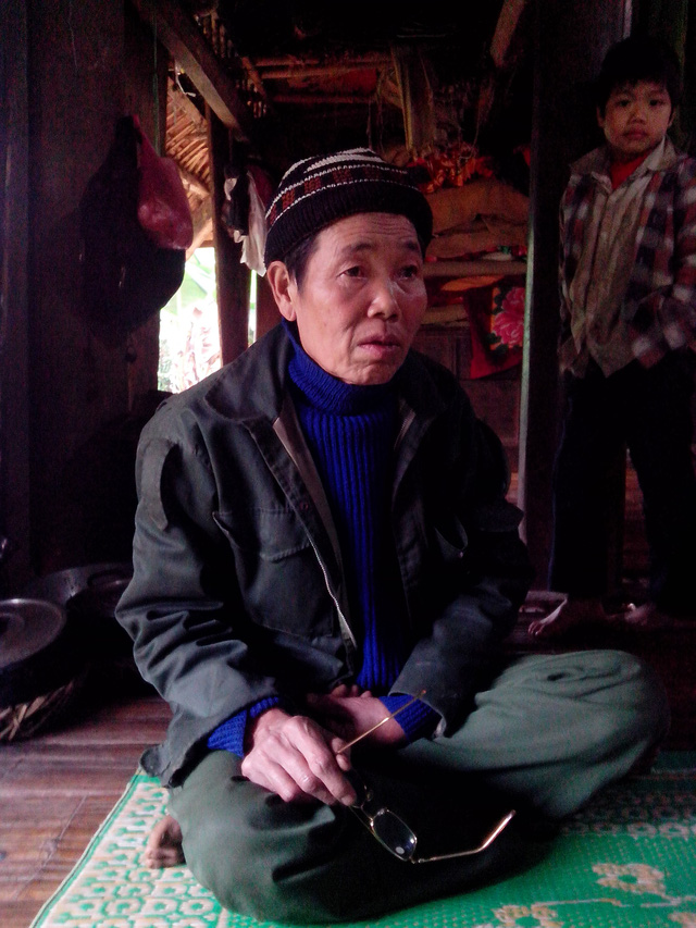  Người cựu chiến binh Bùi Văn Son hiến 4000m2 đất xây trường học xóa mù chữ tại Hòa Bình. Ảnh: Đ.Phong 