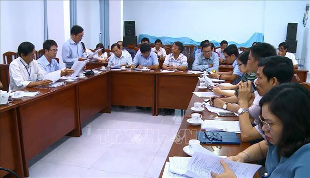 Hội đồng y khoa tỉnh Bình Định tổ chức họp để tìm nguyên nhân. Ảnh: TTXVN