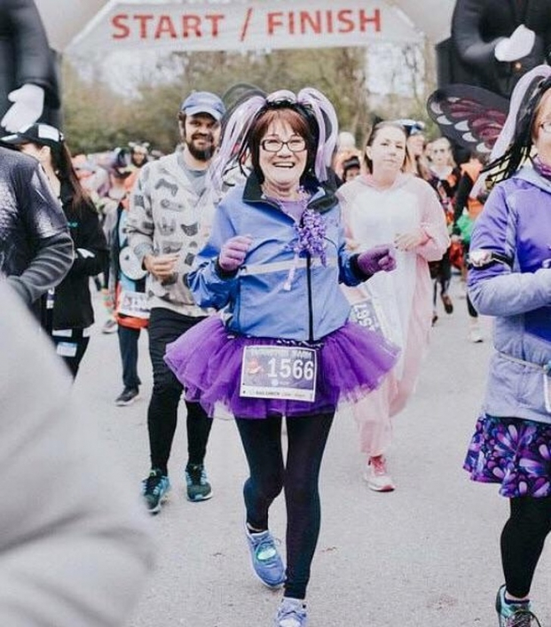p/Bà tôi chiến thắng căn bệnh ung thư vú và từ đó bắt đầu tham gia chạy marathonp/