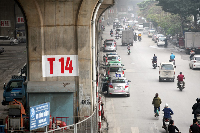Theo Sở Giao thông Vận tải, 4 bãi trông giữ xe dưới gầm cầu Vĩnh Tuy, Ngã Tư Vọng, Chương Dương và Mai Dịch đang đảm nhận hàng chục nghìn phương tiện mỗi ngày.