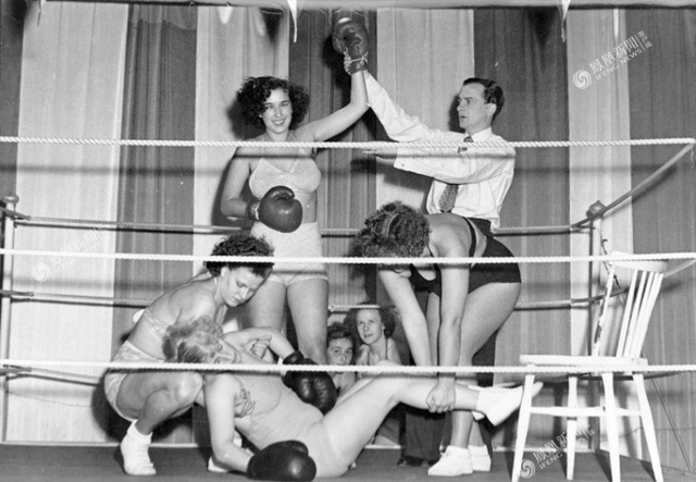 Năm 1952, trong một cuộc thi quốc tế được tổ chức tại Stockholm, Thụy Điển, một nữ võ sĩ người Ý đã đánh bại nữ võ sĩ ở London và trở thành nhà vô địch.