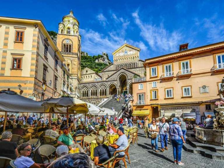 Amalfi luôn là điểm đến mơ ước của du khách trên khắp thế giới. (Ảnh Internet).