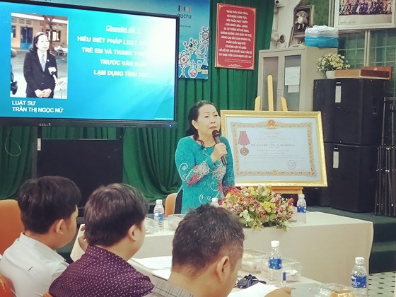 Luật sư Trần Thị Ngọc Nữ, Chi hội trưởng Chi hội luật sư, Hội Bảo vệ quyền trẻ em TPHCM chia sẻ kinh nghiệm bảo vệ trẻ em