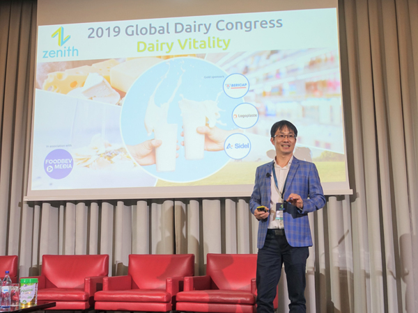 Ông Phan Minh Tiên, Giám đốc Điều hành Vinamilk, trình bày tại Hội nghị Sữa toàn cầu 2019 diễn ra tại Bồ Đào Nha.