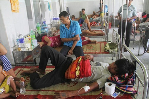 Các bệnh nhân đang được điều trị tại Trung tâm y tế huyện Phú Thiện.