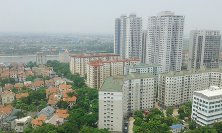 Trên địa bàn Hà Nội vẫn còn hàng loạt người dân mua nhà chưa làm được sổ đỏ.