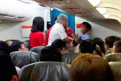 Trước mỗi chuyến bay của Vietnam Airlines, hành khách đều được thông báo rõ 