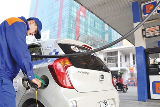 Bộ Tài chính vừa có công văn đề nghị Bộ GTVT chỉ đạo giảm giá cước vận tải vì giá nhiên liệu đã giảm liên tục trong thời gian qua.