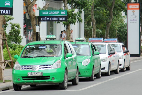 Trên địa bàn Hà Nội, một số hãng taxi đã có động thái giảm giá. (Ảnh minh họa)