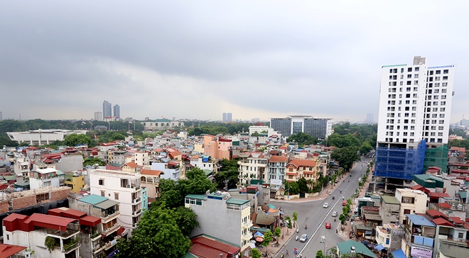 Do vượt trội với các công trình trong khu vực quảng trường Ba Đình nên đứng từ tòa nhà có thể nhìn rõ lăng Chủ tịch Hồ Chí Minh, Bảo tàng Hồ Chí Minh (tòa màu trắng bên trái) và tòa Quốc hội (màu trắng bên phải).