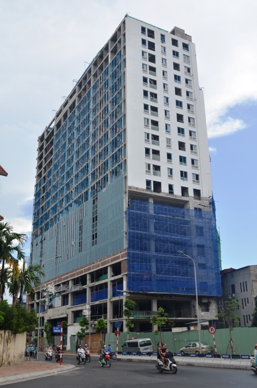 Tòa nhà cao tầng ở 8B phố Lê Trực, quận Ba Đình (Hà Nội) - Ảnh: Nguyễn Hưởng