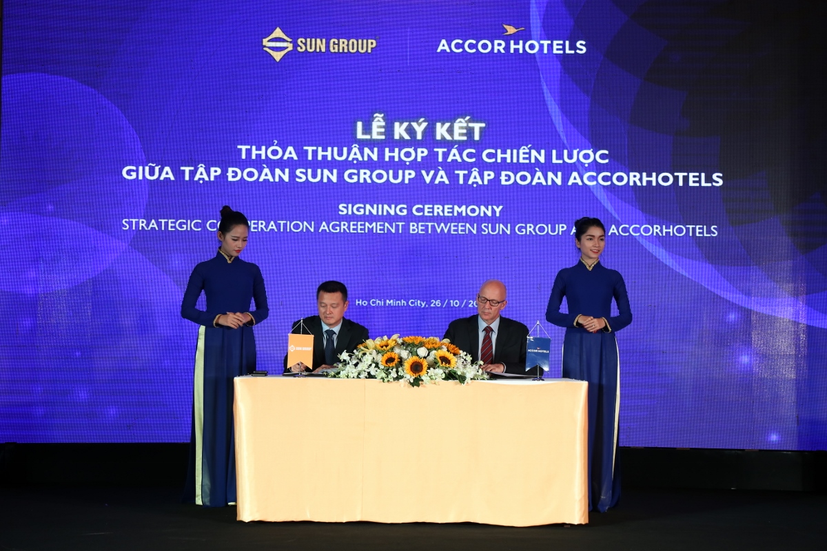 Tập đoàn Sun Group ký hợp tác chiến lược cùng Tập đoàn quản lý khách sạn hàng đầu thế giới AccorHotels ngày 26/10/2015