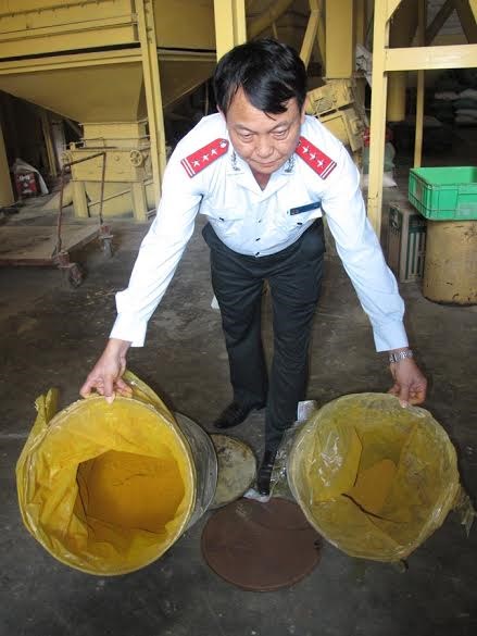 Chất vàng ô do lực lượng thanh phát hiện tại Cty Trường Phú.