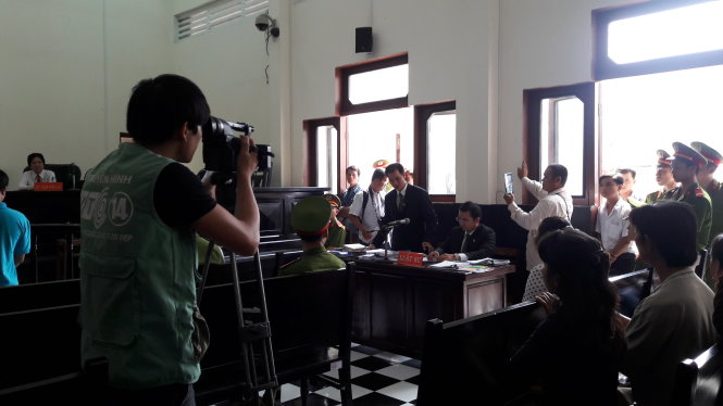 Luật sư Nguyễn Tấn Thi: Tôi nghi ngờ năng lực của hội thẩm - Ảnh Hoàng Điệp.