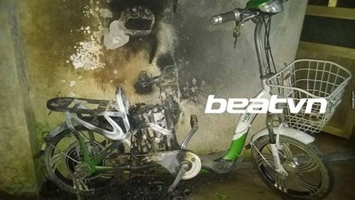 Chiếc xe đạp điện của hãng HKBike phát nổ khi đang sạc. (Ảnh: Kiến thức).