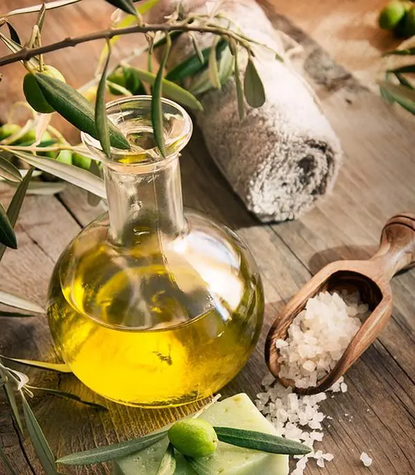 Muối biển không khiến da bị rát khi kết hợp với dầu olive