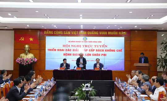 Thủ tướng Nguyễn Xuân Phúc đã chủ trì Hội nghị trực tuyến triển khai các giải pháp cấp bách khống chế bệnh dịch tả lợn châu Phi - Ảnh: Văn Duẩn