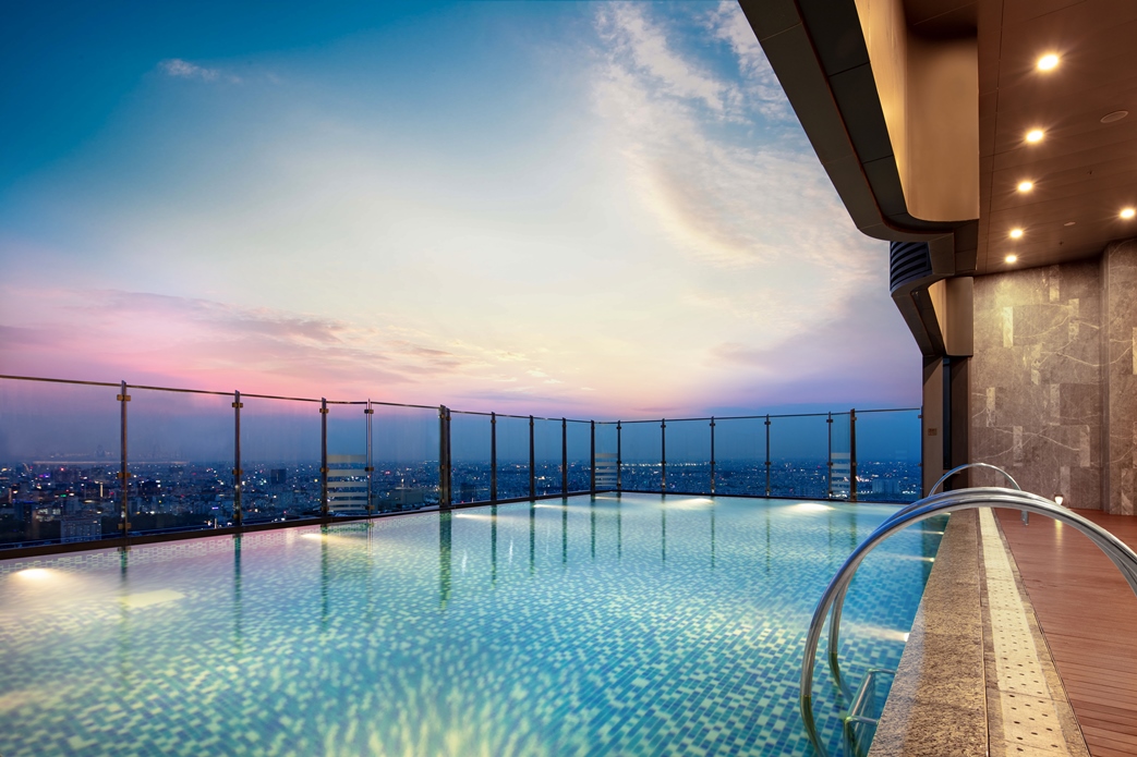 Khách sạn Vinpearl Luxury Landmark 81 được kỳ vọng tạo dấu ấn trong ngành du lịch nghỉ dưỡng cao cấp Việt Nam với hàng loạt trải nghiệm đỉnh cao: Bể bơi trên không...
