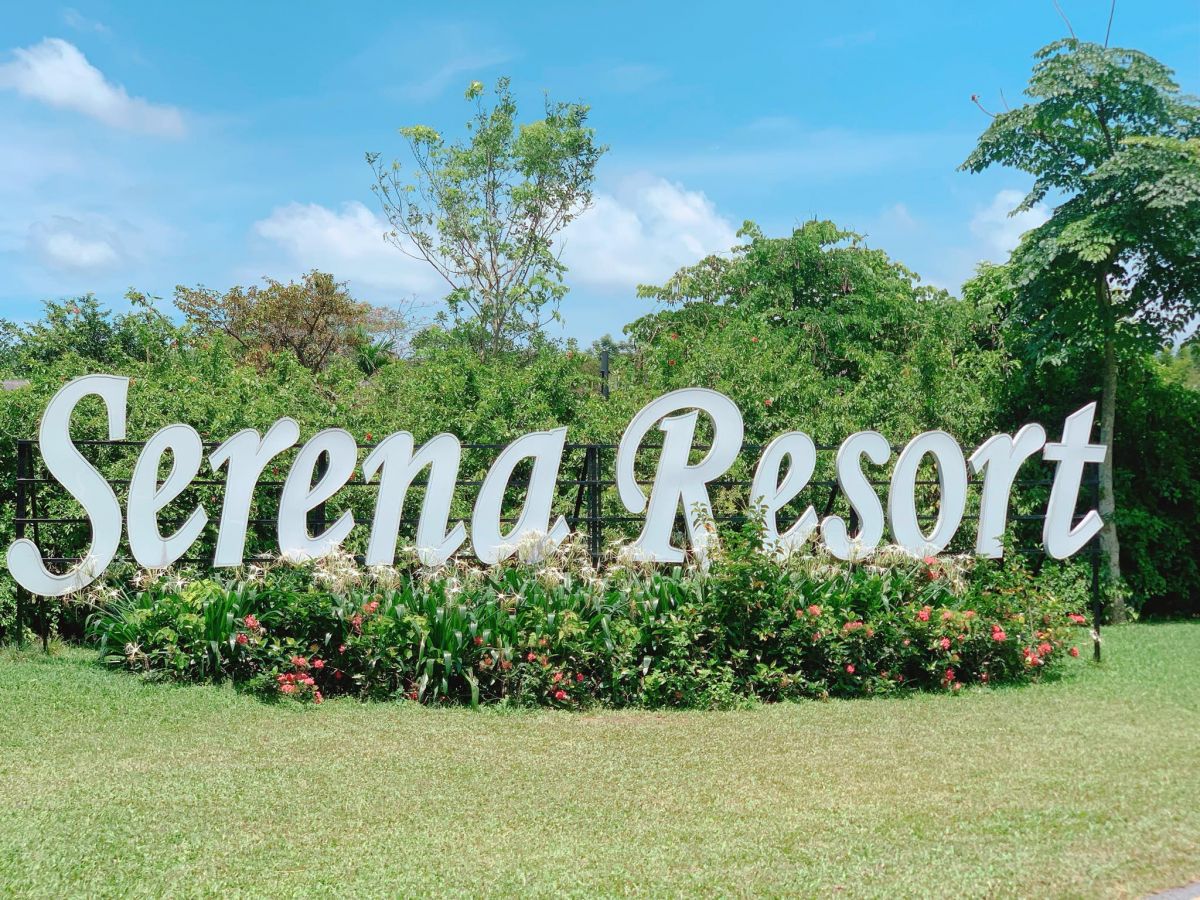 Cổng chào tại khu nghỉ dưỡng Serena Resort