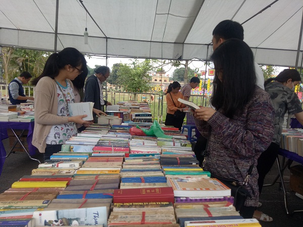 Lễ hội sách cũ Hoàng Thành Thăng Long tại số 19C Hoàng Diệu, quận Ba Đình, thành phố Hà Nội. Ảnh: Báo TNMT