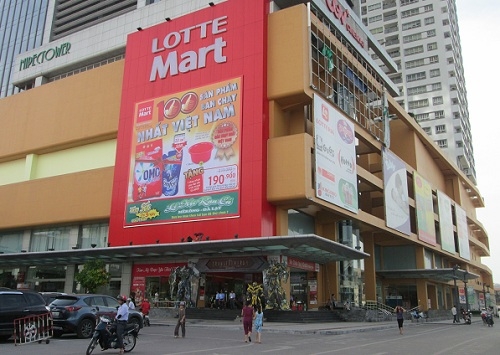 Lotte Mart Đống Đa bị tố bán hàng không nhãn mác tiếng Việt ảnh hưởng sức khỏe người dùng. 