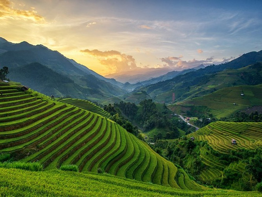  Trang CnTraveller mô tả, Mù Cang Chải là một trong những điểm đến hấp dẫn nhất Việt Nam với những thửa ruộng bậc thang và phong cảnh miền núi hùng vĩ. 