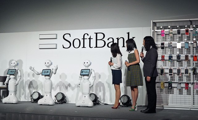 Nhật có 4 cửa hàng đầu tiên 100% nhân viên robot - ảnh 1