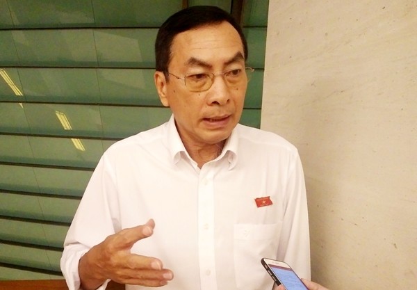 Đại biểu Quốc hội Phạm Văn Hòa, Ủy viên Ủy ban Pháp luật Quốc hội.