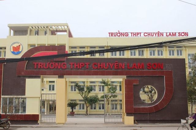 Trường THPT chuyên Lam Sơn.